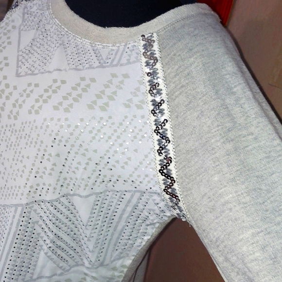 NWT Women's Jolt For Vanity Gray Aztec Patterned Sheer Knit Top - Picture 2 of 12
